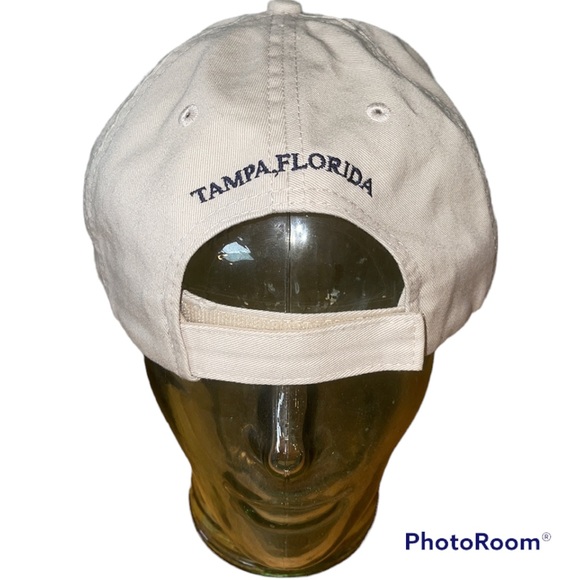 New York Yankees Legends Field Baseball Hat - Picture 4 of 10